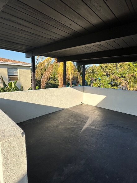 Building Photo - 731 SW 8th Ave