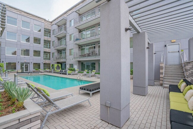 Building Photo - 295 E Roosevelt St