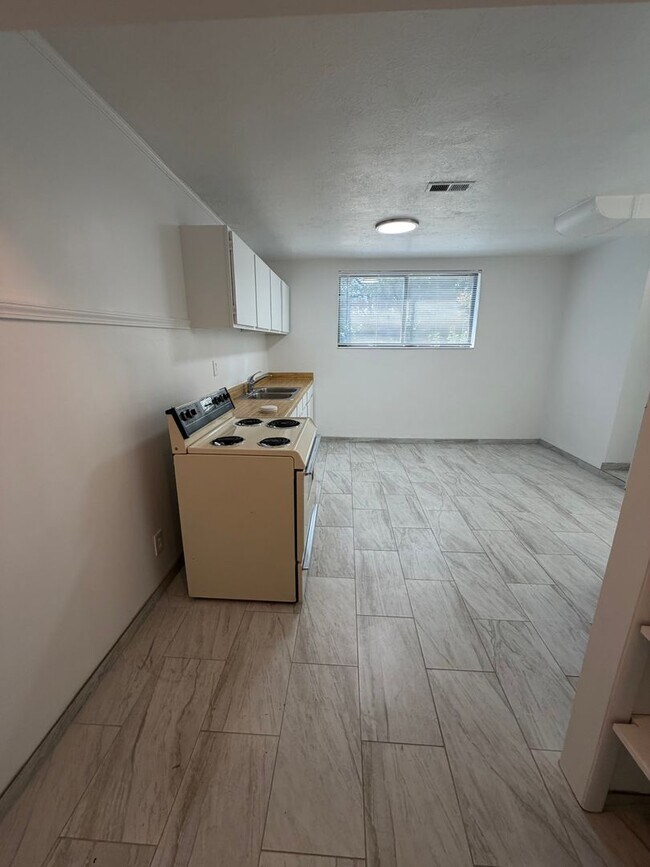 Building Photo - 4132 S Carter Cir