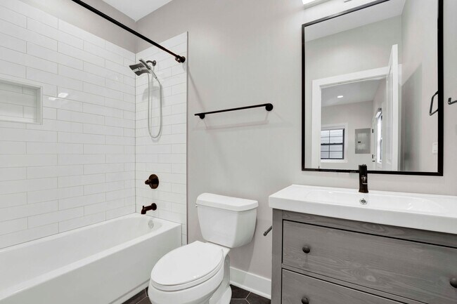 Building Photo - 1735 W Cullerton St