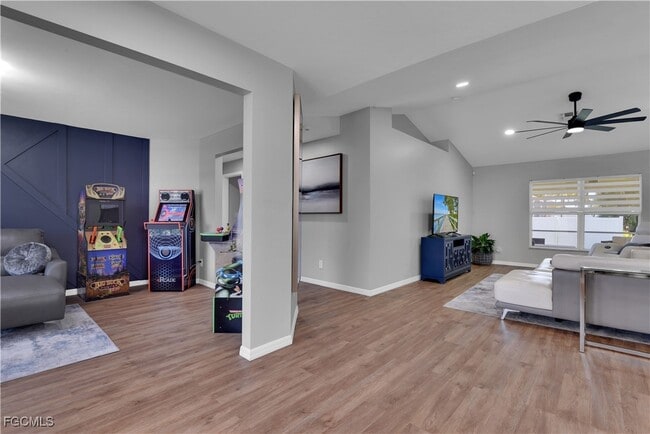 Building Photo - 2004 SW 30th St