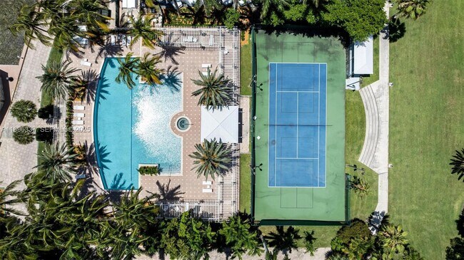 Building Photo - 770 NE 69th St