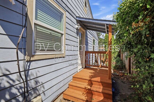 Building Photo - 47803 Harris St