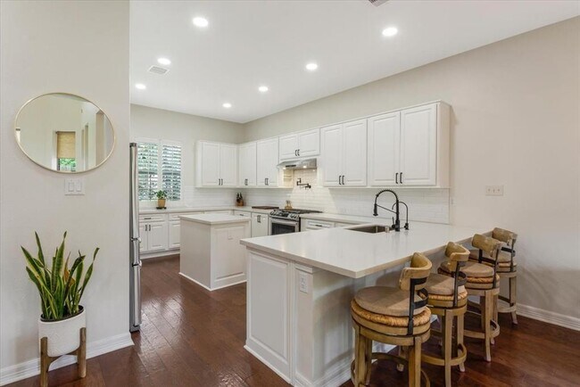 Building Photo - 18901 N Bee Cave Springs Cir