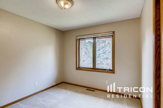 Building Photo - 12015 60th Pl N