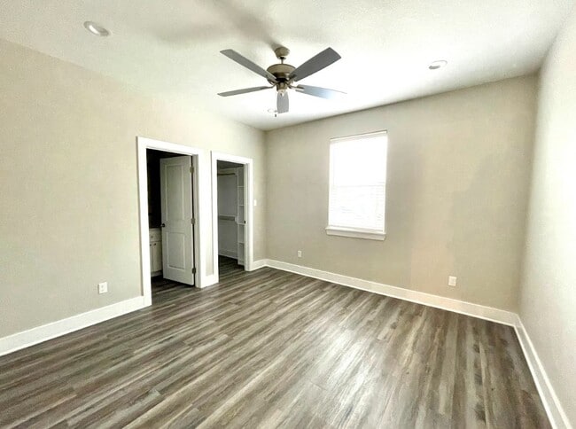 Building Photo - 710 Vassar Ct