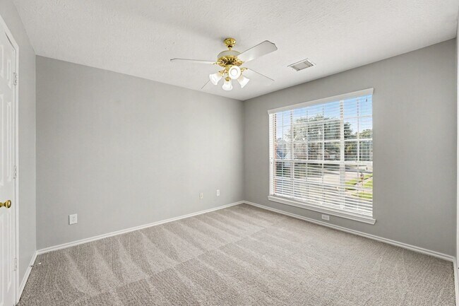 Building Photo - 5402 Timbers Quail Dr