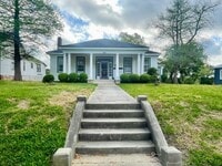 Building Photo - 828 N Jefferson St