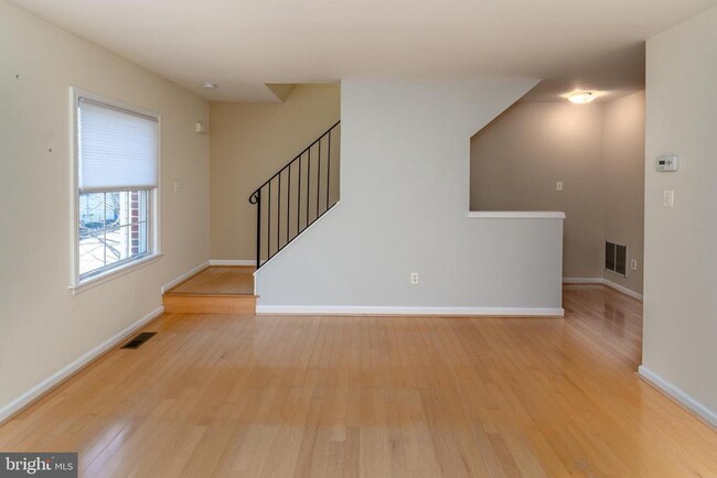 Building Photo - 62 Church St