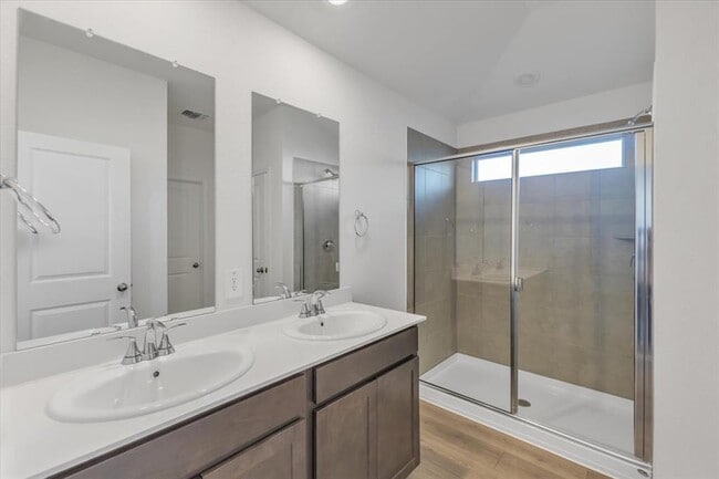 Building Photo - 5020 Hazelnut Ln