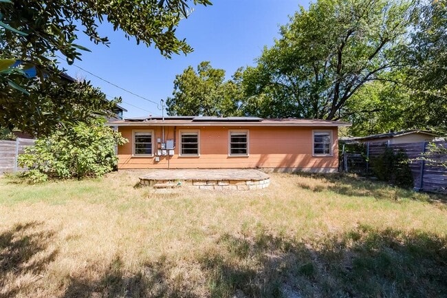 Building Photo - 501 Krebs Ln