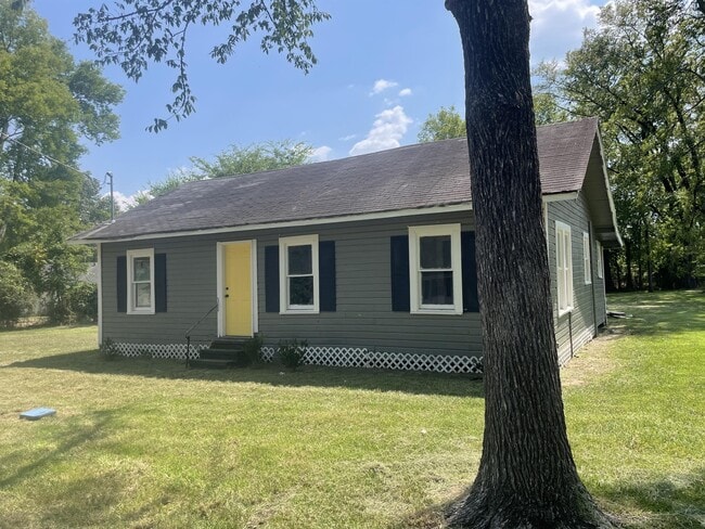 Primary Photo - 118 Bancroft Blvd