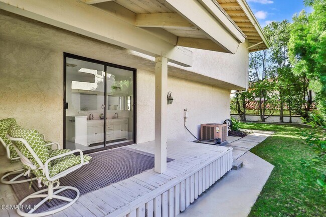 Building Photo - 4082 Avenida Verano