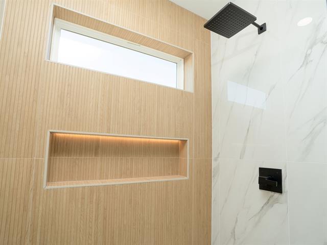 Building Photo - 5851 Millar Dr