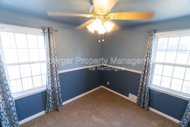 Building Photo - 2527 W Walton Ave