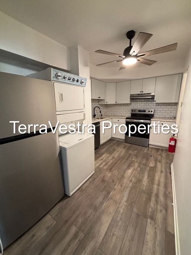 Building Photo - 3 Bed in Clementon! Eligible for $500 Security Deposit.