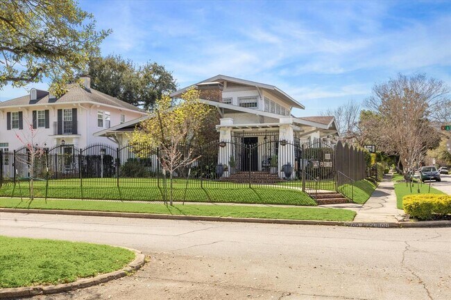 Primary Photo - 3702 Audubon Pl