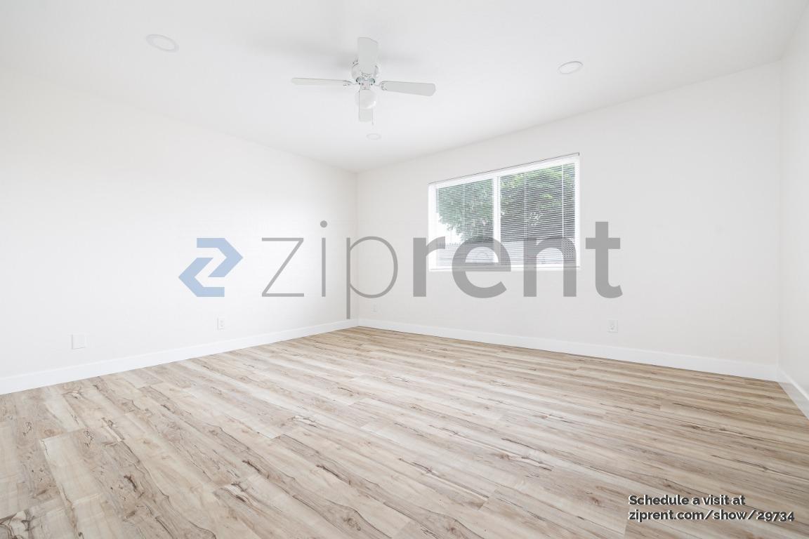 Building Photo - Unit