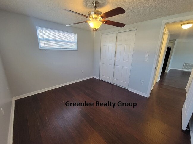 Building Photo - Beautiful Updated 2 Bed/1Bath Home in Port...