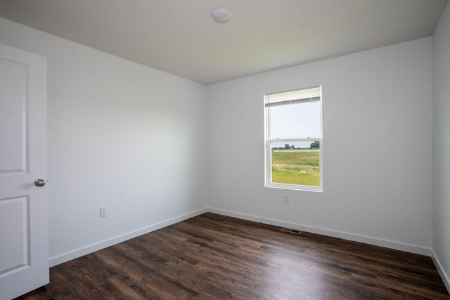 Building Photo - BRAND NEW 4 BEDROOM HOME - Bolivar MO