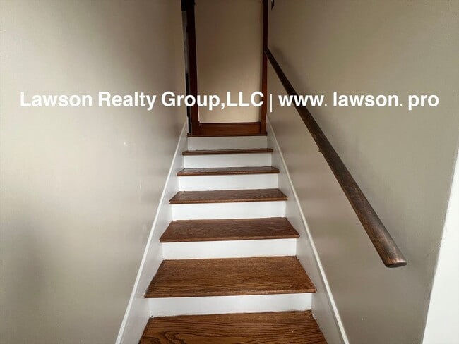 Building Photo - Heart of Grandin Court- Location, Location, Location!