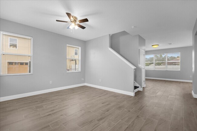 Building Photo - 247 Country Cottage Ln