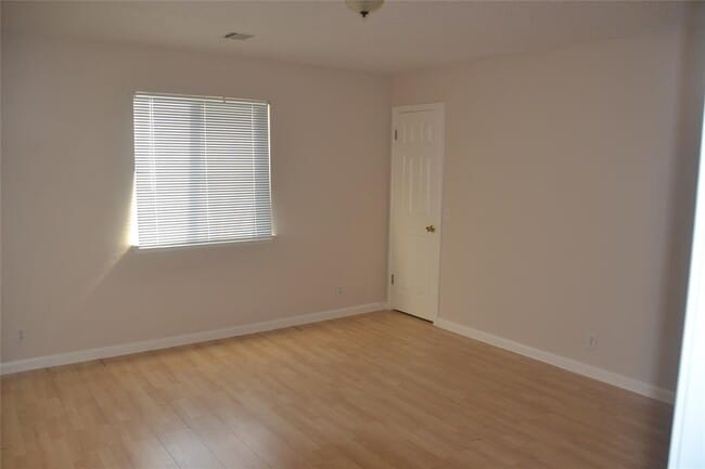 Building Photo - 1717 Jerusalem Dr