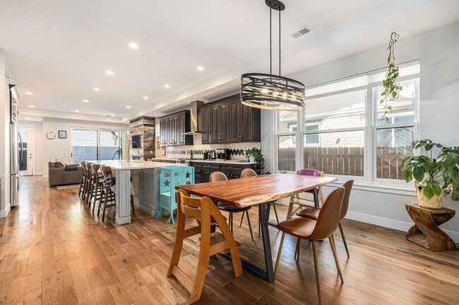 Building Photo - Stunning Historic-Style Home with Modern L...