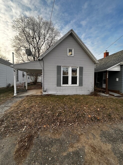 Building Photo - 706 Cedar St