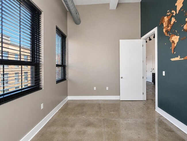 Building Photo - 325 Palisade Ave