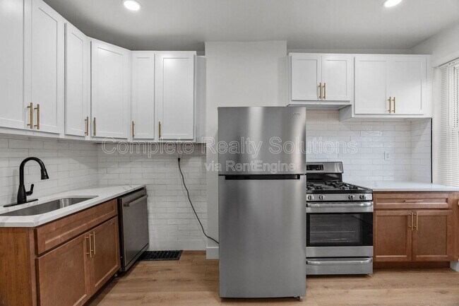 Building Photo - 4642 Idaho Ave