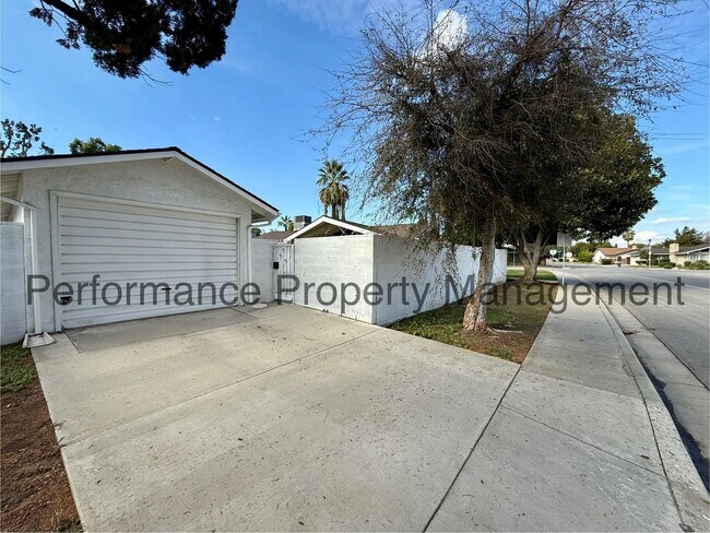 Building Photo - Stunning 3 Bed/2.5 Bath + Shop w/ Resident Benefits Package & $0 Security Deposit Option