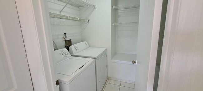 Building Photo - Condo in Chelsea Square, Kissimmee