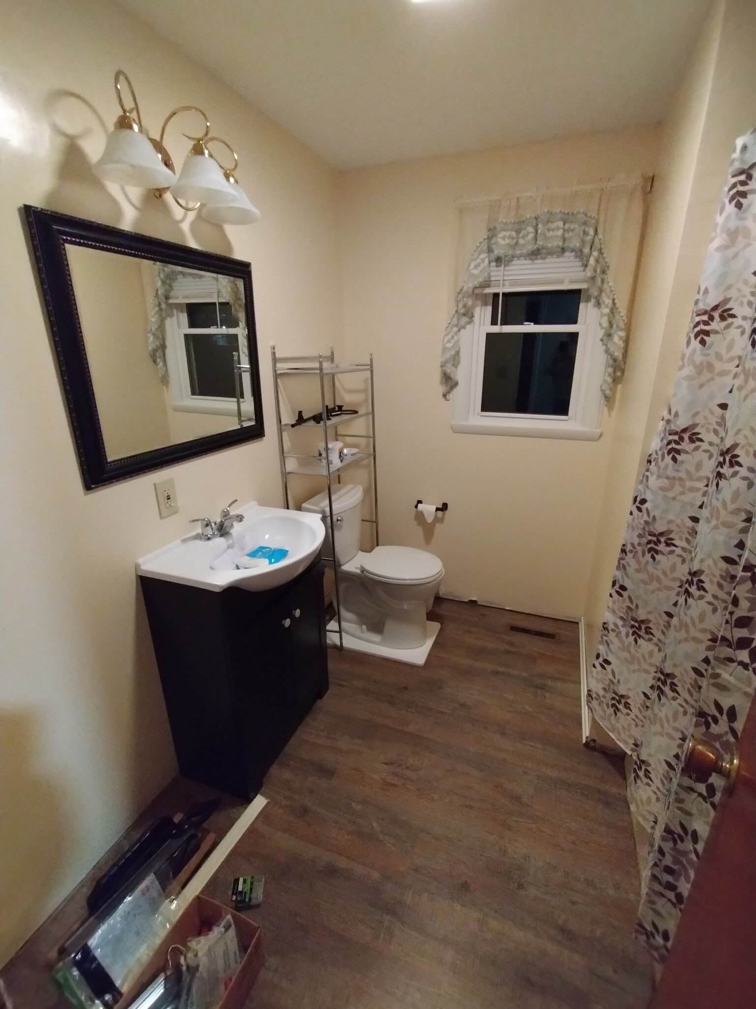bathroom - 8306 Park Rd