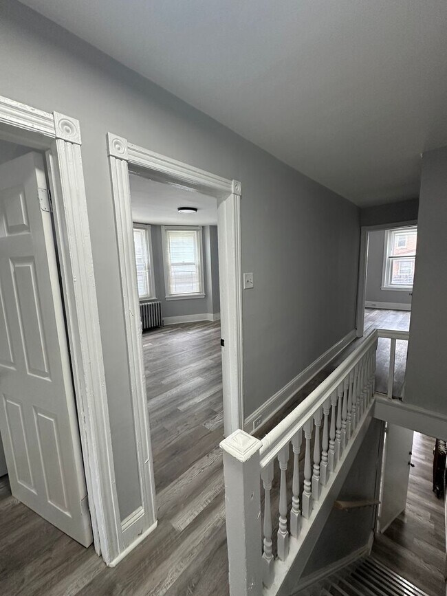 Building Photo - 117 N Front St