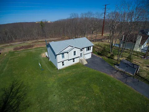 Building Photo - 1019 Cricket Ln