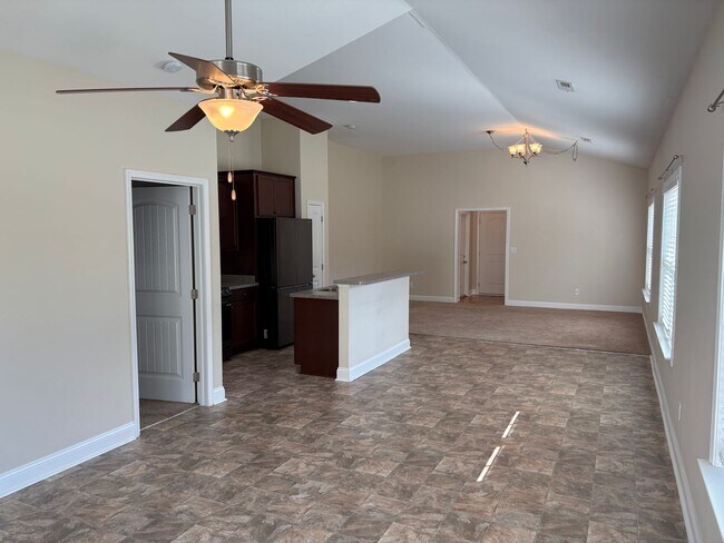 Building Photo - 292 Clearwater Dr