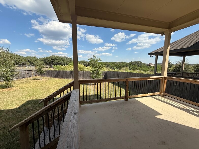 Building Photo - 27610 Falls Cv