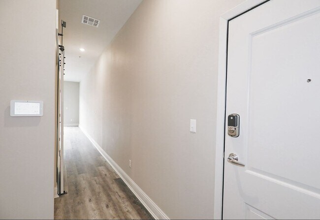 Entry/Hallway - The Flats on Archer - Discounted Rates on ...