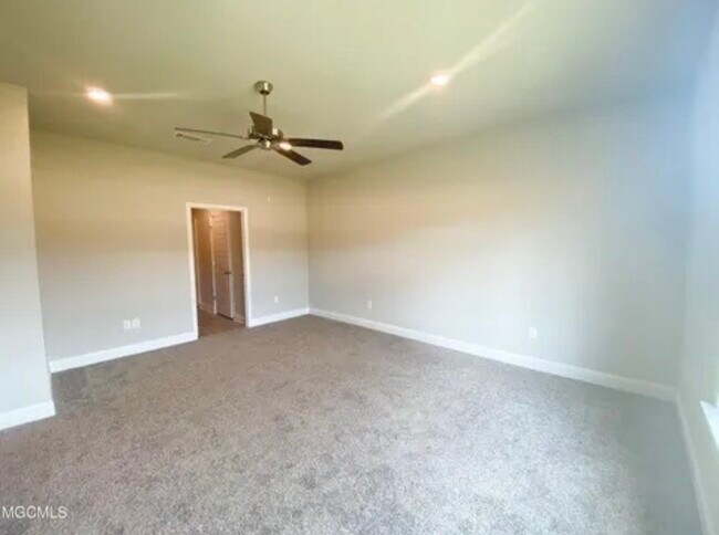 Building Photo - 5490 Overland Dr