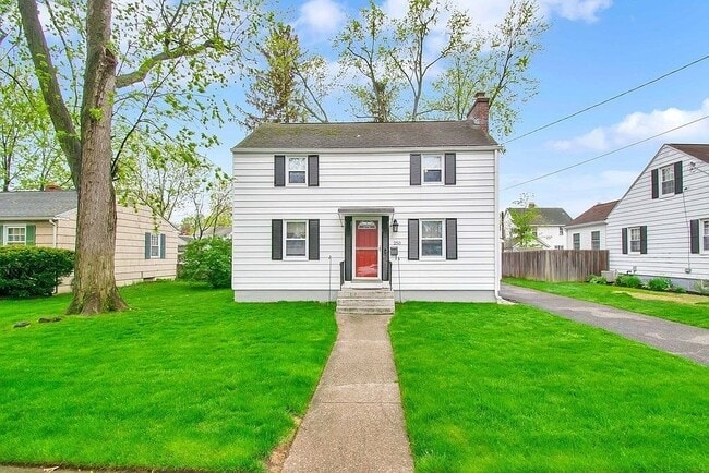 Building Photo - 250 Edendale St