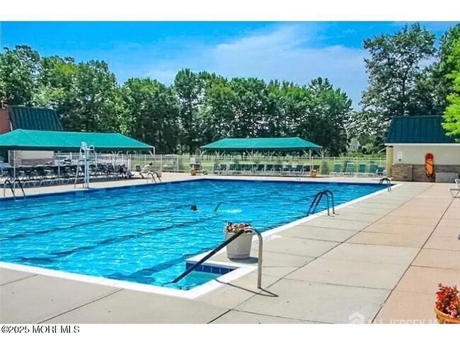 Building Photo - 663 Yorktown Ln