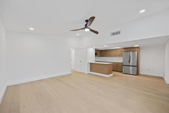 Building Photo - 1905 Cedar Ridge Dr