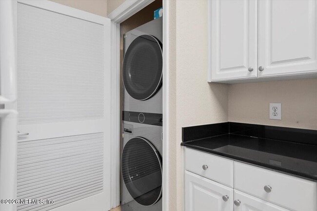 Building Photo - 8539 Gate Pkwy W