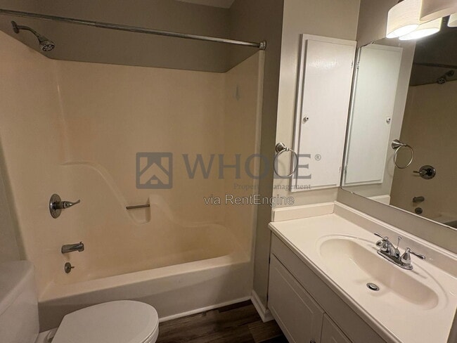 Building Photo - 386 Wildwood Ct