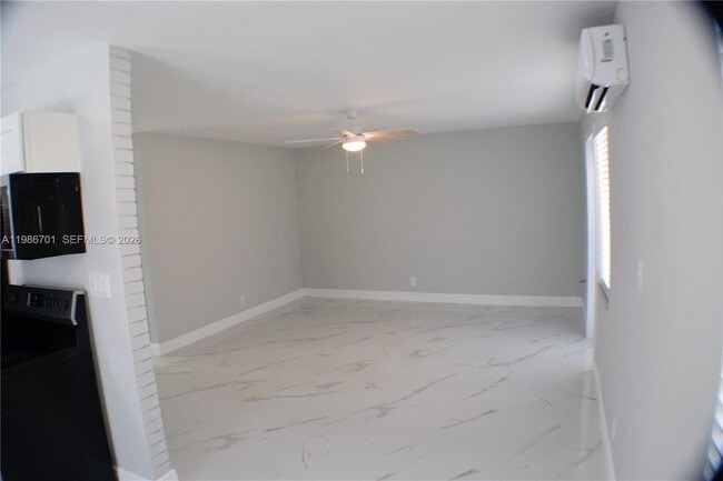 Building Photo - 622 NE 6th St