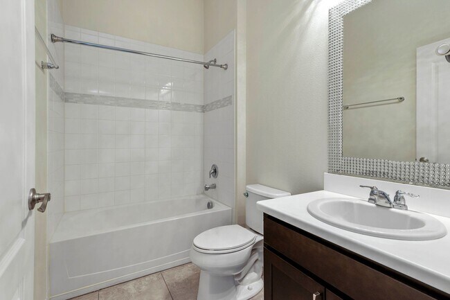 Building Photo - 4 bedroom in Apopka available now!