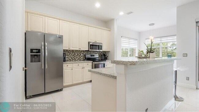Building Photo - 7989 NW 128th Ln