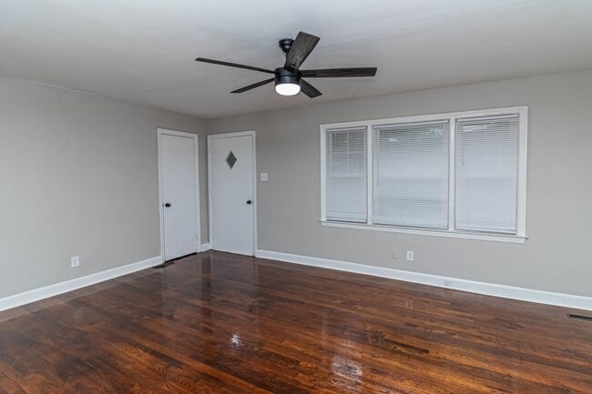 Building Photo - 3 BR | 1 BA Brick Home in Goldsboro *less than 2 miles from SJAFB!