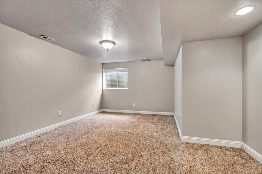 Building Photo - 1310 E 1990 S